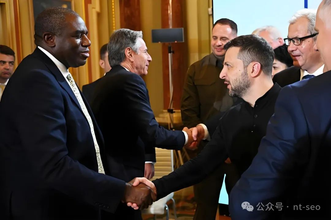 泽连斯基的外交博弈：英国贷款、美乌矿产协议与停战困局